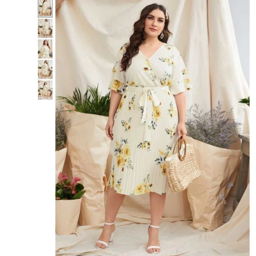 Plus Size Floral Pleated Dress